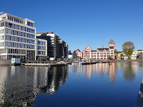 Unsere Agentur befindet sich direkt am Phönixsee in Dortmund